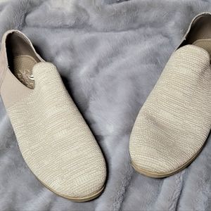 Ladies Size 9.5 Skechers Slip Ons